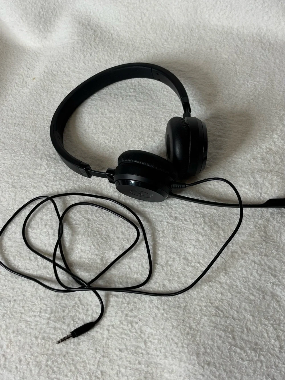 Dell pro stereo Black Wired Over-Ear Headphones - Comfortable Sound